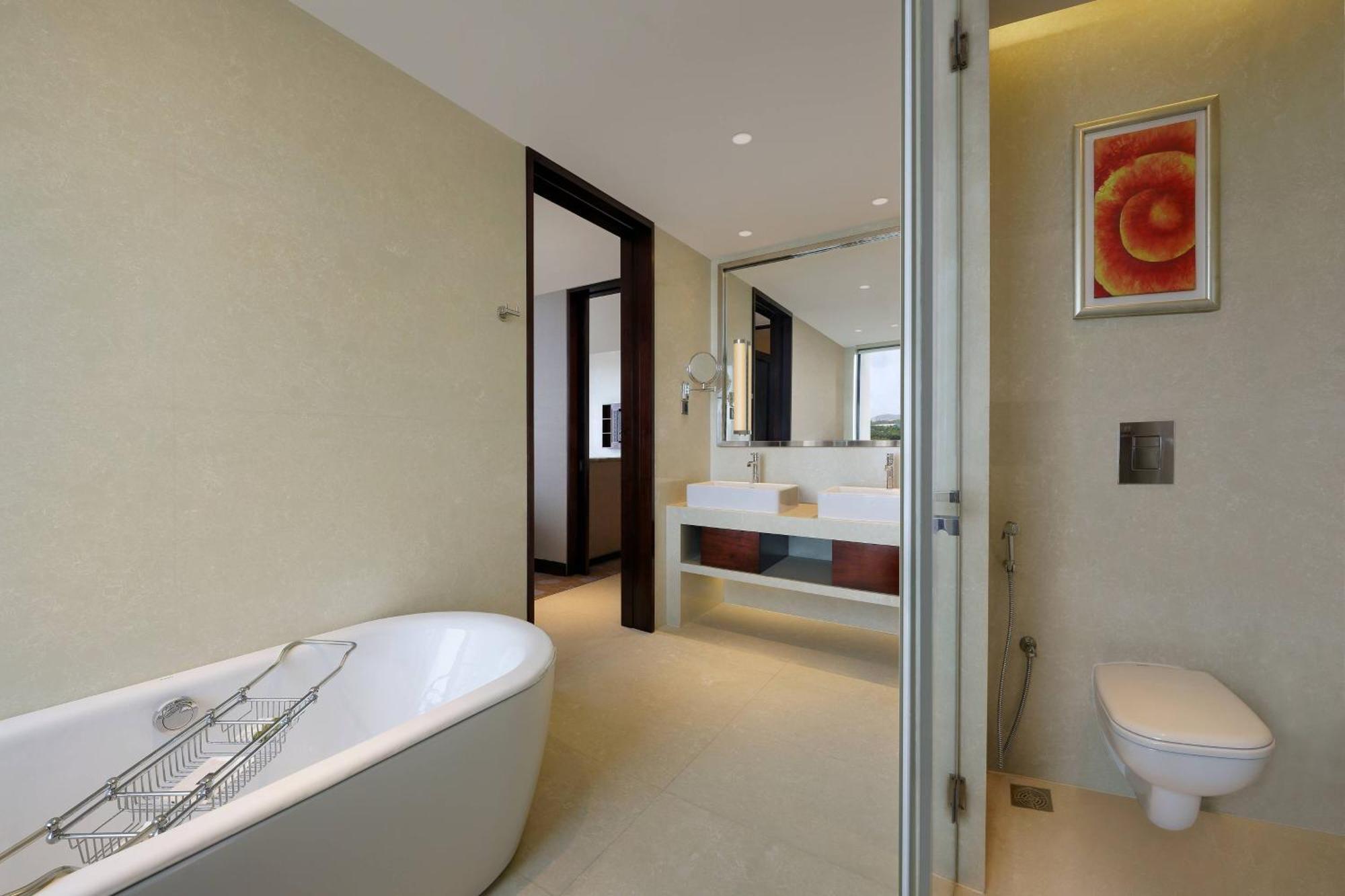 Courtyard By Marriott Pune Chākan מראה חיצוני תמונה